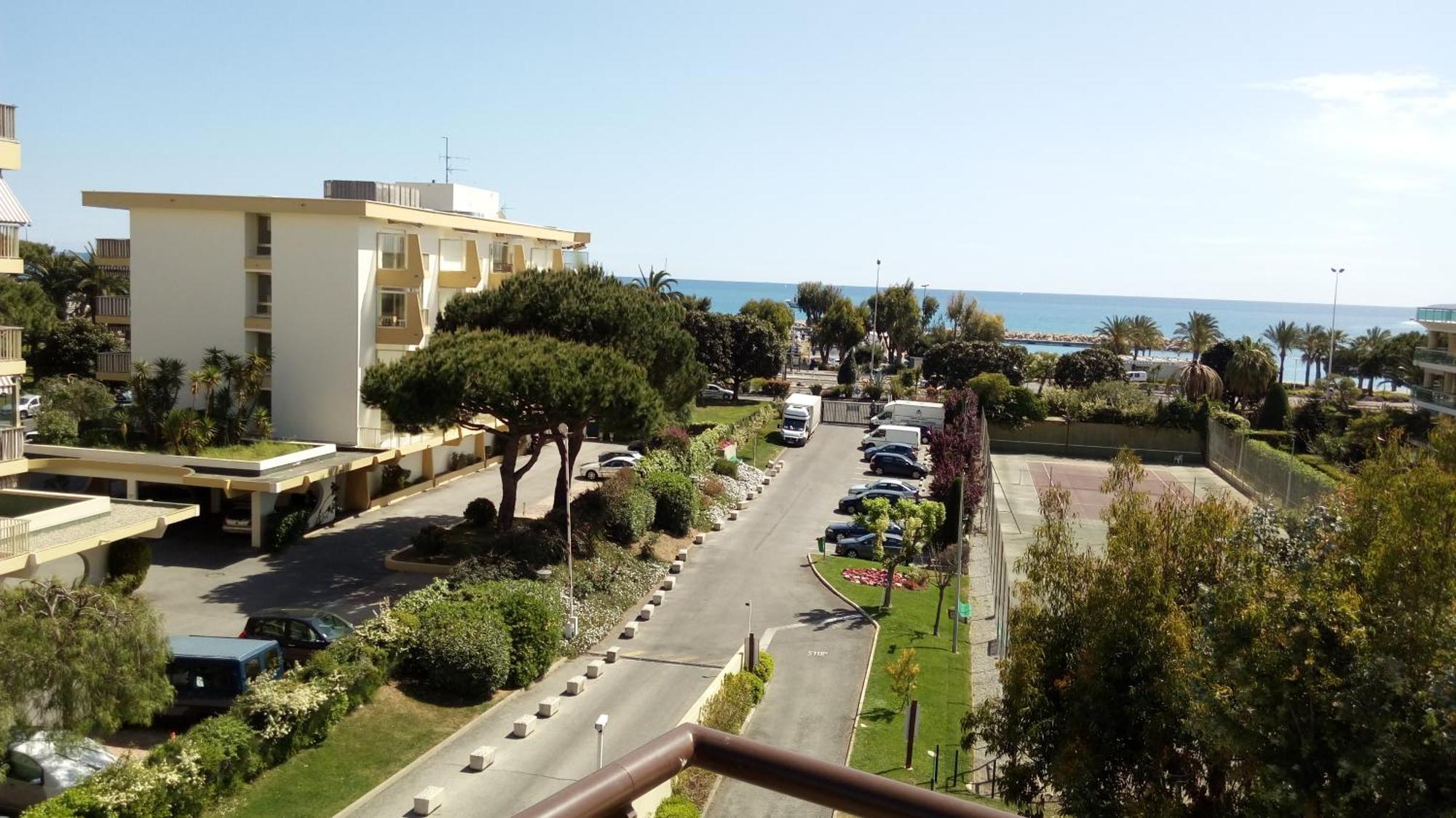 Apartment Heliotel Marine 4* Bord de Mer Saint-Laurent-du-Var Extérieur photo
