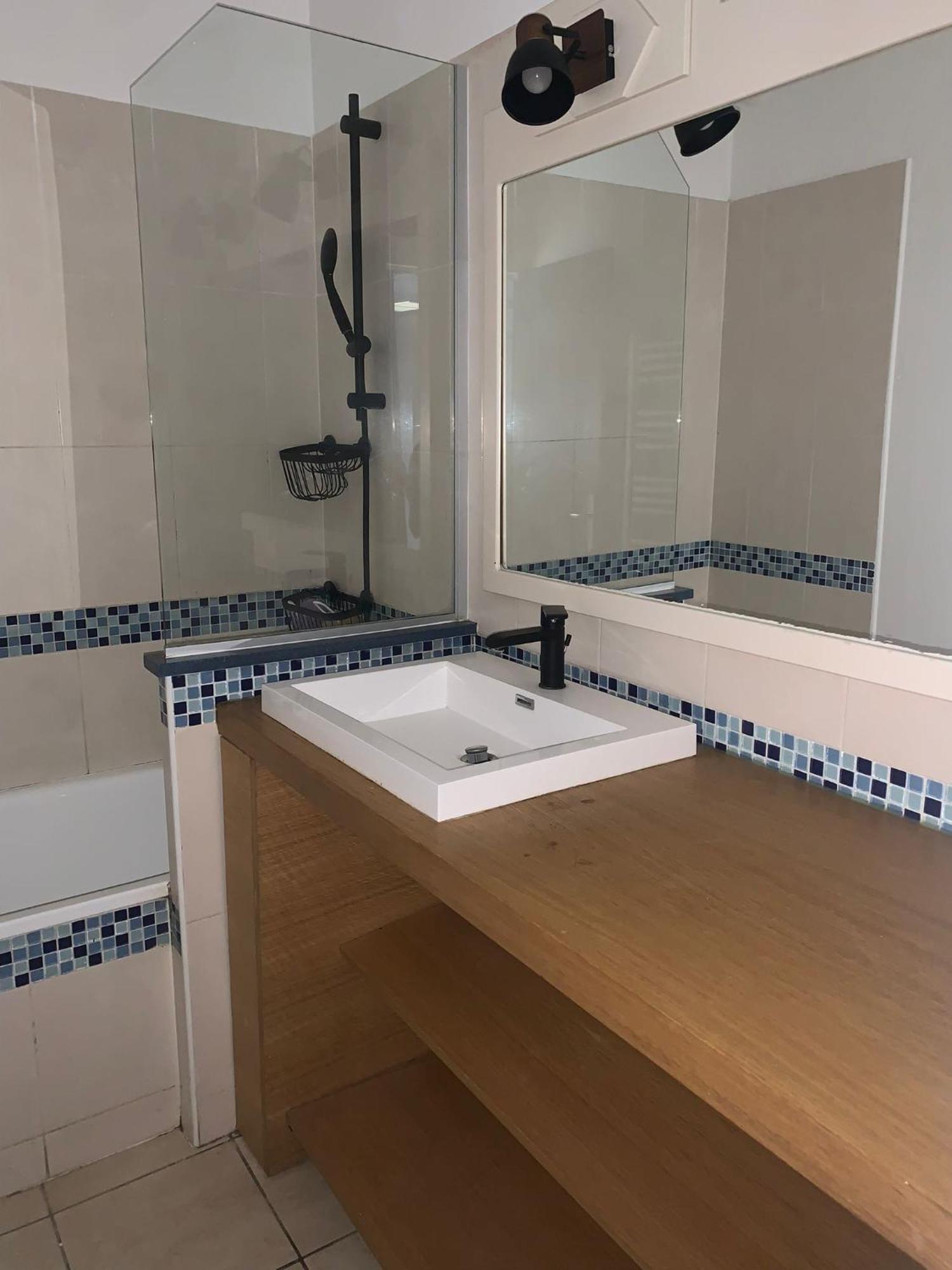 Apartment Heliotel Marine 4* Bord de Mer Saint-Laurent-du-Var Chambre photo